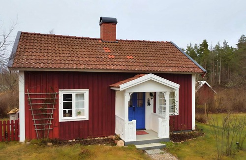 Berga House | Hus Boholt - Charming Swedish house for 2 persons with fireplace