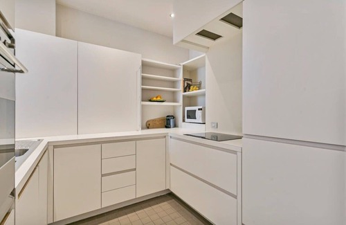 Historical Center Bruges Apartment | Huswell - Apartment in the center with canal view + parking