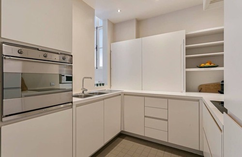 Historical Center Bruges Apartment | Huswell - Apartment in the center with canal view + parking