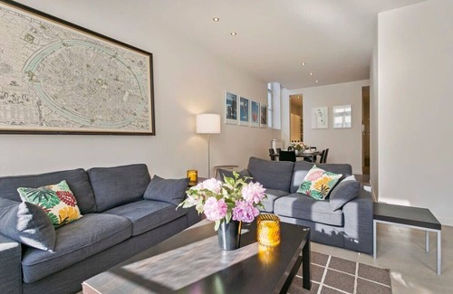 Historical Center Bruges Apartment | Huswell - Apartment in the center with canal view + parking