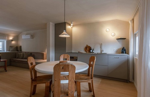 Zurenborg Apartment | Huswell - Getaway for two in the heart of Antwerp