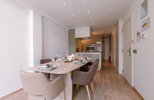Knokke Apartment | Huswell - Lovely and open apartment on prime location