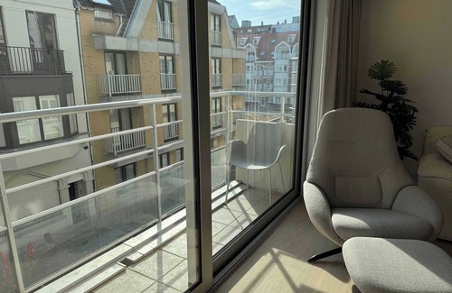 Heist Apartment | Huswell - Modern Seaside Escape | Steps to Beach