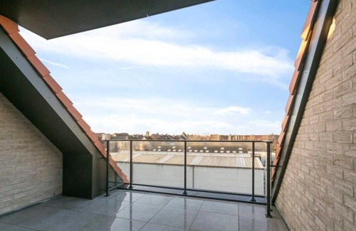 Knokke-Heist Apartment | Huswell - Spacious 3 bedroom apartment with private garage