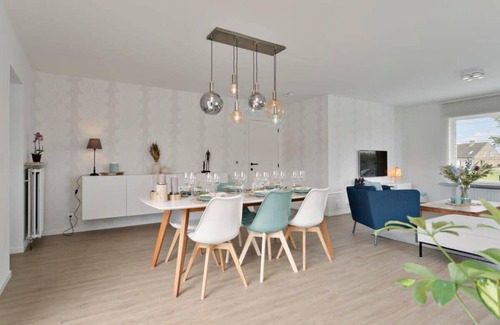 Westende House | Huswell - Spacious seaside bungalow with garden