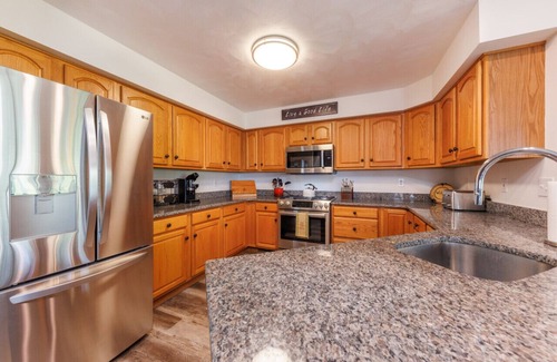 Jefferson Township House | HV Woodside, Baby Grand Piano