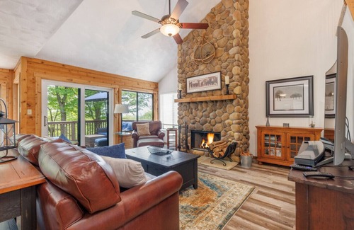 Jefferson Township House | HV Woodside, Baby Grand Piano