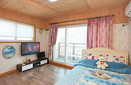 Hwacheon House | Hwacheon Doranga Pension