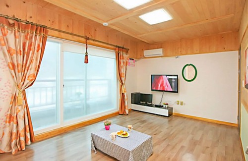 Hwacheon House | Hwacheon Doranga Pension