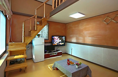 Hwacheon House | Hwacheon Doranga Pension
