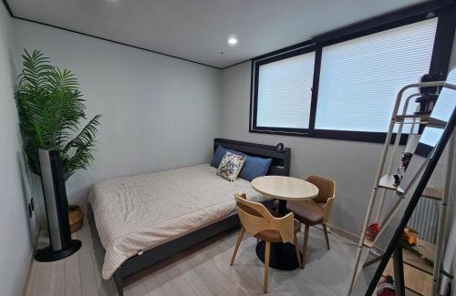 Hwagok-dong Apartment | Hwagok Station - Two room, Sunshine