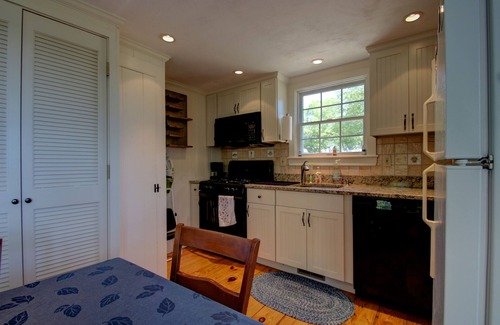 Hyannis Port Cottage | Hyannis Port Cottage with Ocean Views and Access to 3 Beautiful Ocean Beaches!