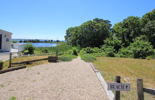 Hyannis Port House | Hyannis Port Cottage with Access to 3 Beautiful Ocean Beaches!