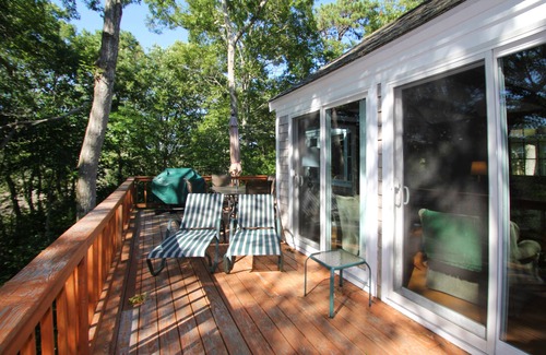 Hyannis Port House | Hyannis Port Cottage with Access to 3 Beautiful Ocean Beaches!