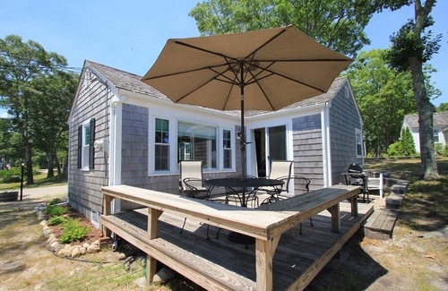 Hyannis Port Cottage | Hyannis Port Seaside Cottage for the Price of a Hotel Room !