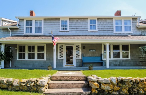 Hyannis Port House | Hyannis Port village - walk to West Beach, classic home sleeps 16