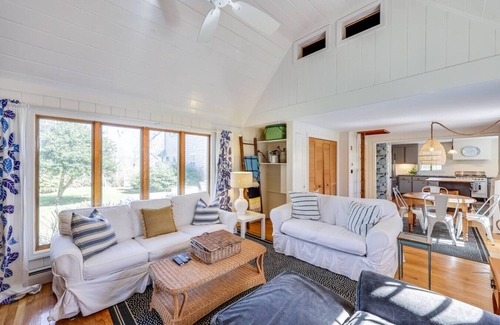 Hyannis Port House | Hyannisport with Huge Lot