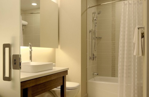 Strabane Hotel | Hyatt Place at The Hollywood Casino/Pittsburgh - South