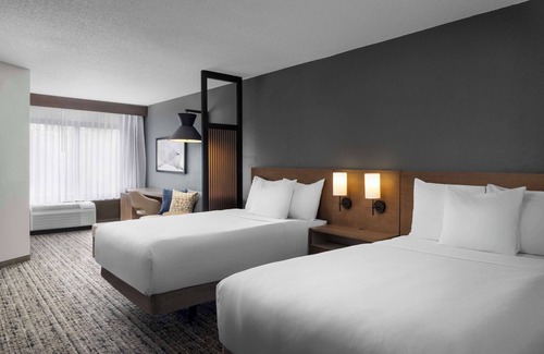 Wayne Hotel | Hyatt Place Indianapolis Airport