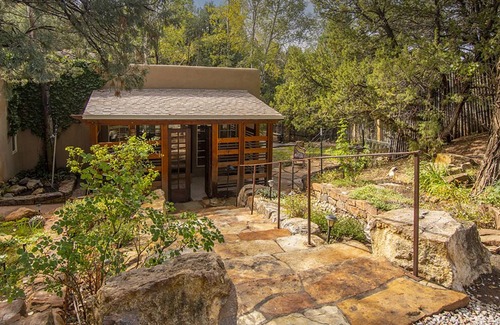 North Hills House | Hyde Park Haven - Across the Street from 10,000 Waves!
