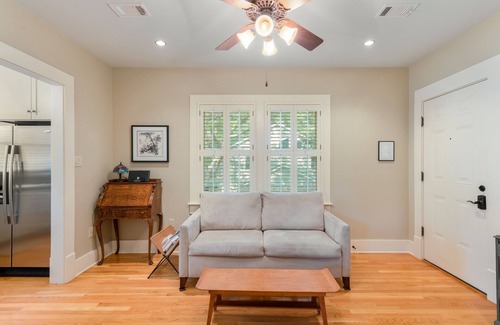Hyde Park Apartment | Hyde Park Historic District - Close To Everything Austin Has To Offer!