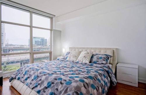 CityPlace Apartment | Hydewest Harboutfront Toronto