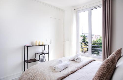 Louis Bertrand-Mirabeau-Semard Apartment | Hyper center - Proche RER & METRO - 3,4 people