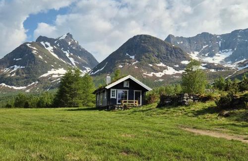 Orsta House | Hytta på Kvia, Rognestøyldalen - Sæbø