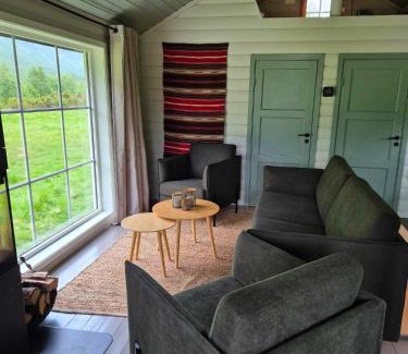 Orsta House | Hytta på Kvia, Rognestøyldalen - Sæbø