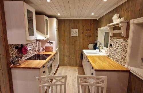 Botnhamn House | Hytte ved havet på Brensholmen, nær Sommarøy, Tromsø