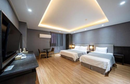 Donghae Hotel | I-check Hyunjin Hotel