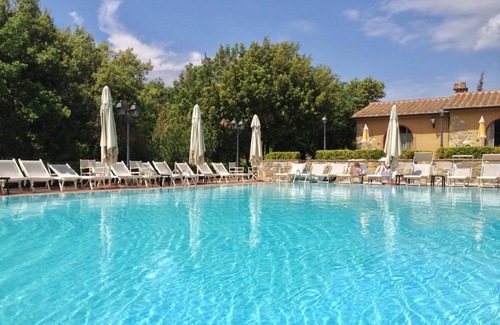 Monteverdi Marittimo Apartment | I Piastroni Three-room apartment in residence with pool