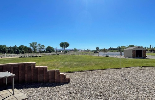 Grand Junction House | I would like to welcome you to the petticoat Junction, Colorado!nn