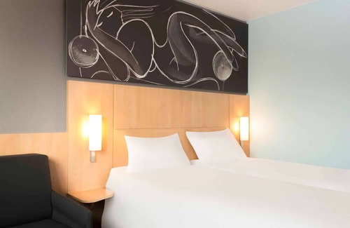 Thielle-Wavre Hotel | Ibis 3 Lacs Neuchatel Hotel