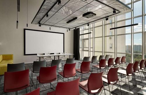 Solomjanskyj Hotel | ibis Kyiv Beresteiska