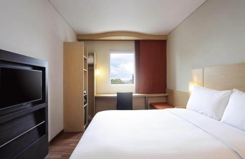 Losari Hotel | Ibis Makassar City Center