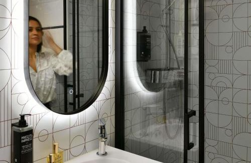 Aeropole Science Park Hotel | Ibis Styles Charleroi Airport Aero 44