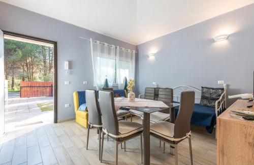 Geremeas House | Ibiscus Rosa 1
