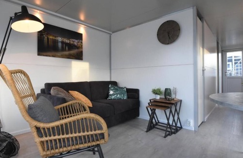 Heugum Boat Rental | Ibiza | Cozy Houseboat in Maastricht | 4 Guests