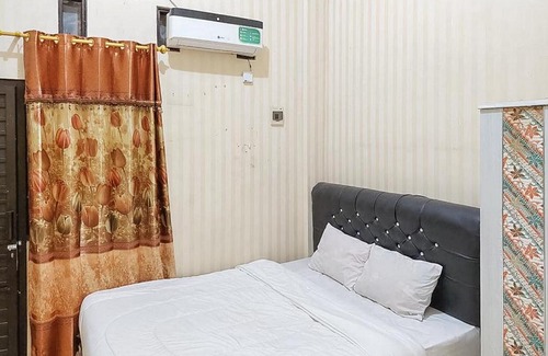 Java Hotel | Icha Homestay near Terminal Purabaya Madiun