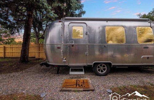 Berkley Apartment | Iconic Retro Airstream | Private Yard & Firepit