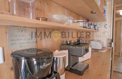 St. Luc Ski Chalet | Idéal pour grande famille !Chalet typique et simple situé sur la route de Chandolin. Entrée avec ves