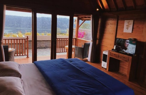 Bedugul Cabin | BUYAN LODGE 3-bedroom lodge in marvelous Lake Buyan