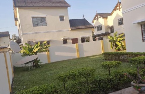 Serrekunda Apartment | IDA'S HOME