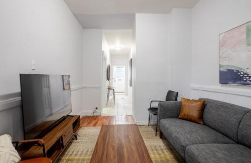 Plateau Mont Royal Apartment | Ideal 4BR Property in Downtown Montreal