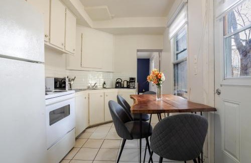 Plateau Mont Royal Apartment | Ideal 4BR Property in Downtown Montreal