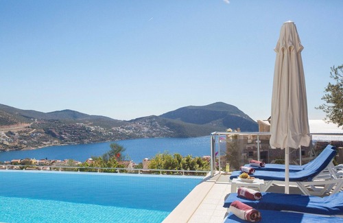Kalkan Villa | Ideal 6 Bedroom Villa for Large Families/Groups, with Large Infinity Pool & View