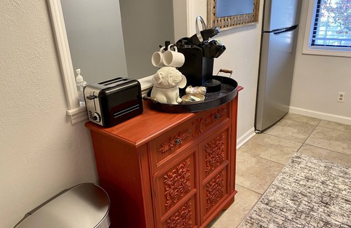 Athens Condo | Ideal Athens Retreat – Minutes from Downtown & UGA!