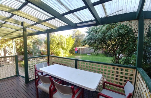 Dandenong House | Ideal Business and Family accommodation