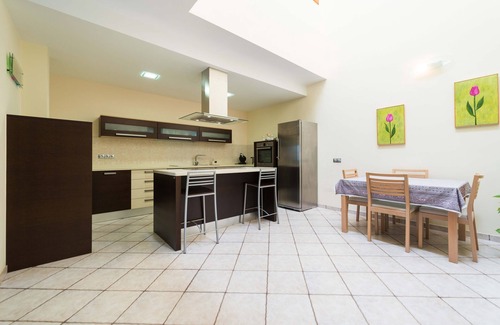 Cruce de Arinaga House | Ideal duplex with wifi and terrace, (happy house)